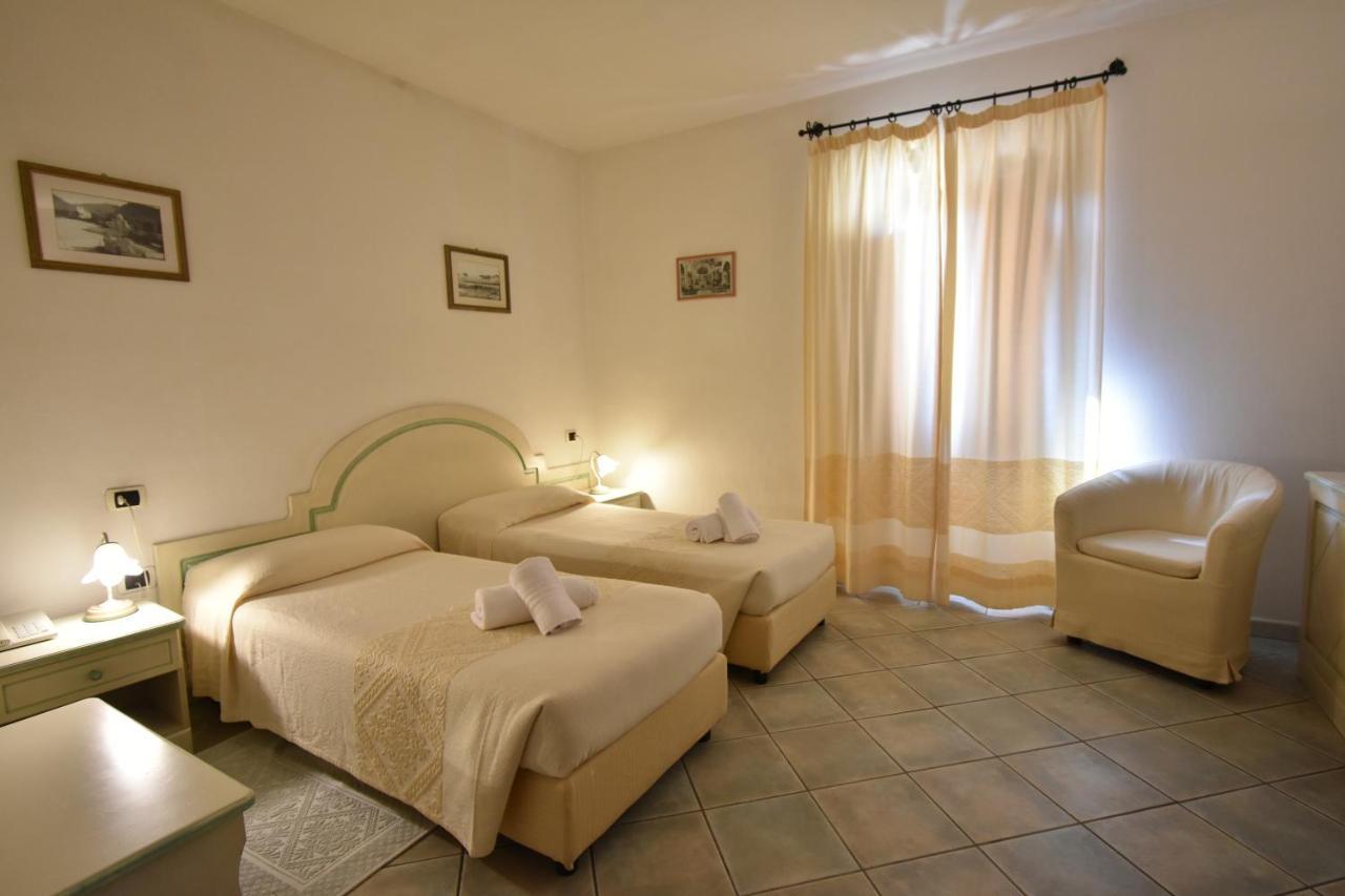 Hotel Cavour Olbia Zewnętrze zdjęcie
